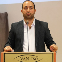 Uğur Tunçdemir Kimdir?