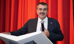 Bakan Tekin, Van'da çeşitli gösterileri izledi