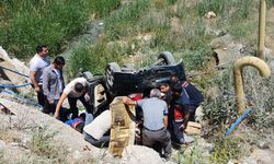 Van'da otomobil kanala düştü: 5 yaralı