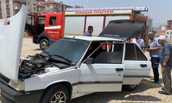 Park halindeki otomobilde yangın çıktı
