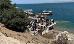 Van Gölü'ndeki Akdamar Adası'nı bu yıl yaklaşık 60 bin kişi ziyaret etti
