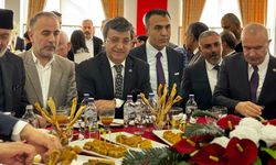 Van'da resmi bayramlaşma yapıldı