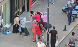 Kadınlar saç saça birbirine girdi.