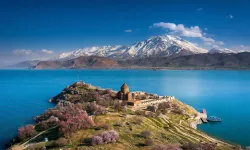 Bayramda Akdamar Adasını kaç kişi ziyaret etti?
