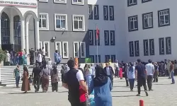 Van'da sınava geç kalan öğrenci baygınlık geçirdi