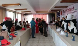 İranlılar Van’da hem eğleniyor hem eğitim görüyor