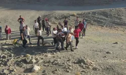 Van’da traktörün römorku devrildi, 8 kişi yaralandı