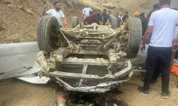 Hakkari'de trafik kazası: 3 ağır yaralı