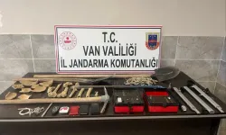 Van’da yapılan kaçak kazıda kemik parçaları ele geçirildi