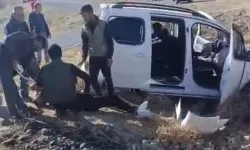 Van'da kontrolden çıkan araç şarampole yuvarlandı