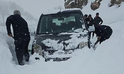 Van’da çığ faciası: Bahçesaray’da bir aile ölümden döndü