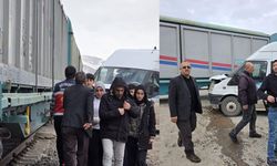 Van’da faciadan dönüldü! Tren okul servisine çarptı