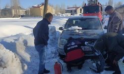 Van’da seyir halindeki otomobil alev aldı!