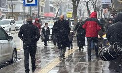 Van’da yoğun kar yağışı etkisini sürdürüyor