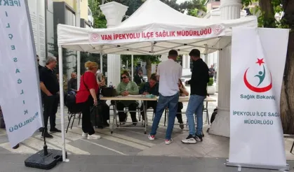 Van'da sigara ve obezite ile mücadele standı