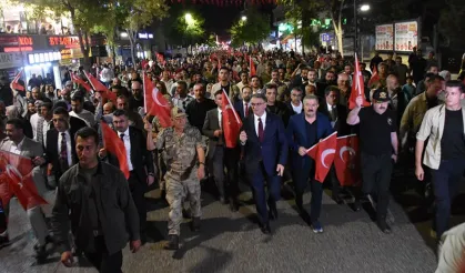 Van'da '15 Temmuz' yürüyüşü