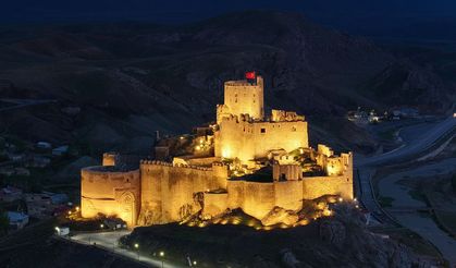 Hoşap Kalesi'ne nasıl gidilir?