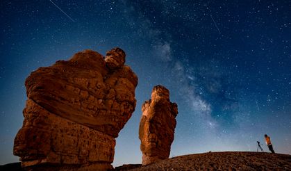 Meteor yağmuru geceyi aydınlattı