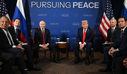 Trump ve Putin'in Alaska zirvesi 'verimli' geçti