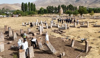 Tarihi Selçuklu Mezarlığı’nda restorasyon çalışmaları sürüyor