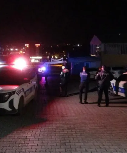 Düğün salonunda silahlı kavgada 4 kişi yaralandı