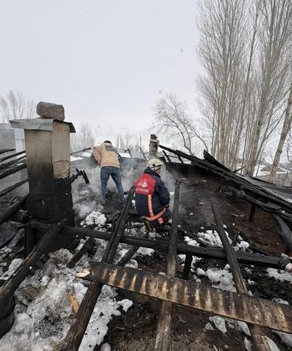 Van’da çatı yangını