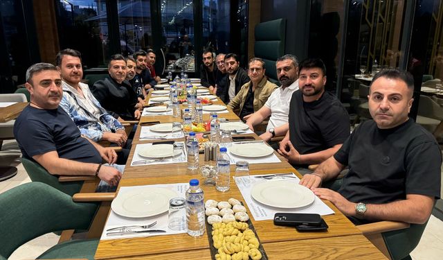 İki takımın yöneticileri akşam yemeğinde bir araya geldi