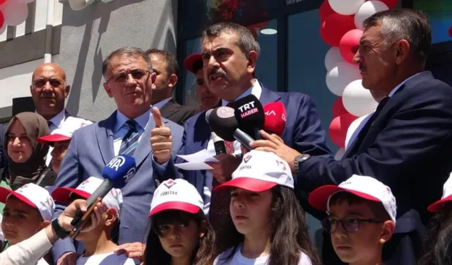 Milli Eğitim Bakanı Tekin Van'da açılışa katıldı