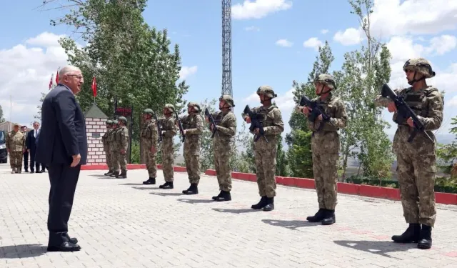 Bakan Güler Van - İran sınır hattında incelemelerde bulundu