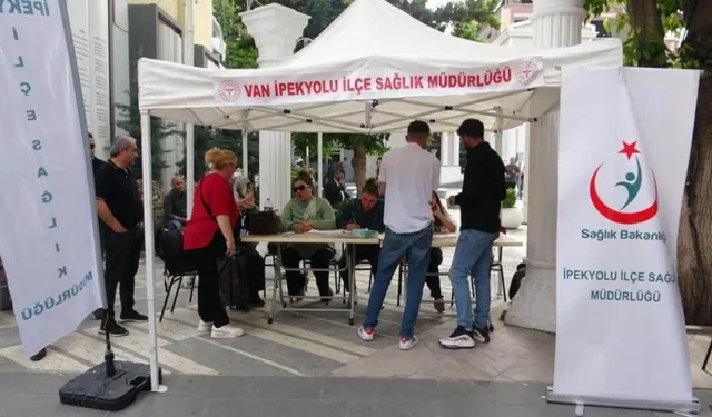 Van'da sigara ve obezite ile mücadele standı