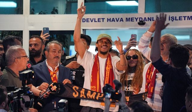 Leroy Sane, Galatasaray için İstanbul'a geldi
