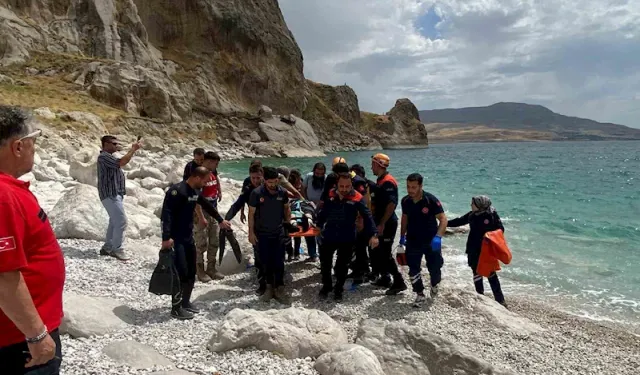 Van Gölü’nde bir boğulma vakası daha