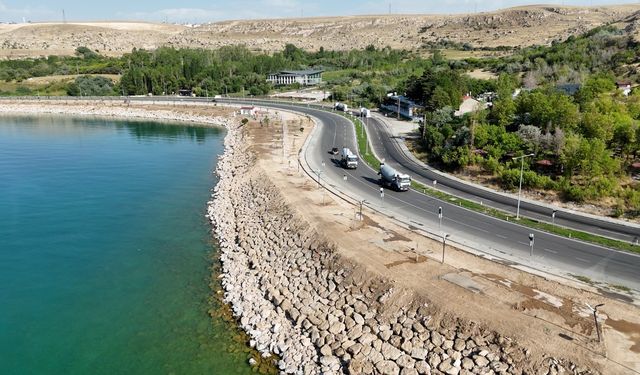 Van Edremit’de sahil bandında çalışmalar sürüyor
