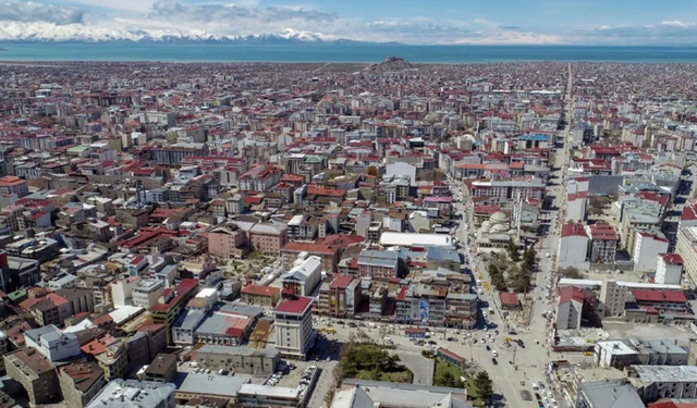 Van Büyükşehir Belediyesi 47 taşınmazı satılığa çıkardı