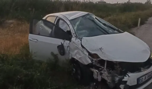 Van'da otomobil ile kamyonet çarpıştı