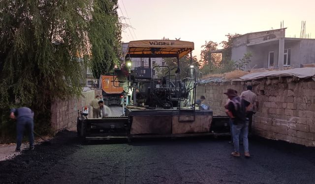 Edremit’te asfalt çalışmaları  hız kesmeden devam ediyor