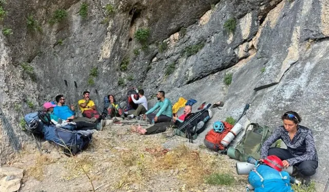 Vanlı dağcılar zirve tırmanışı yaptı