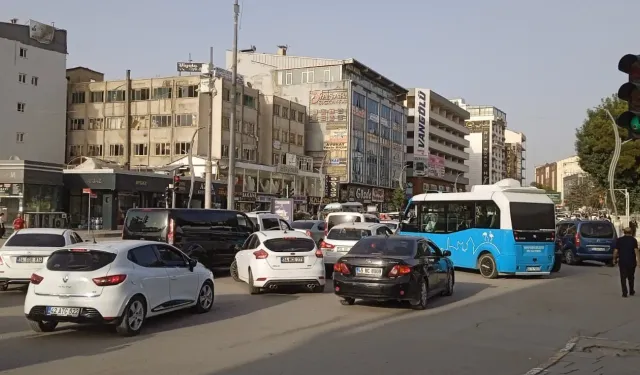 Van’da trafik sorunu bitmiyor!