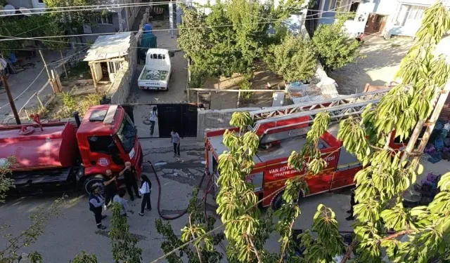 Van’da kömürlük yangını