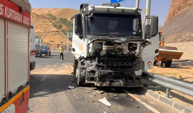 Yüksekova-Van kara yolunda trafik kazası