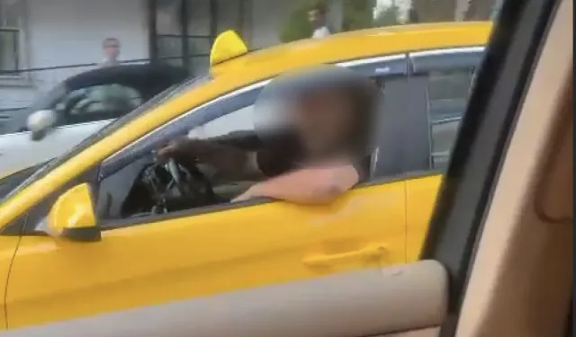 Yol verme' kavgası kamerada: Aracı yumrukladı