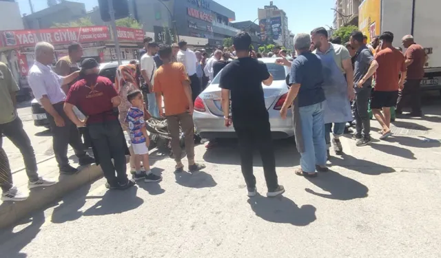 Van Cumhuriyet Caddesi’nde trafik kazası!