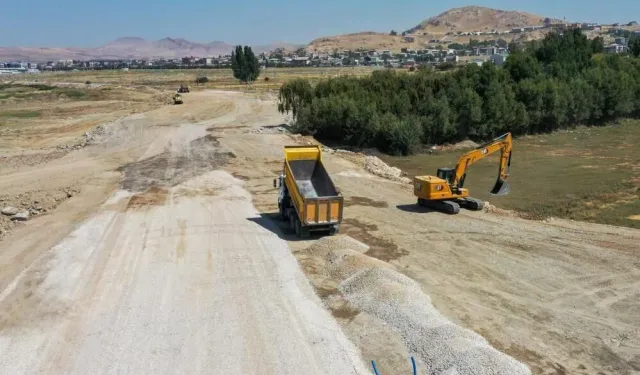 Van Büyükşehir, sahil yolunda sona geldi