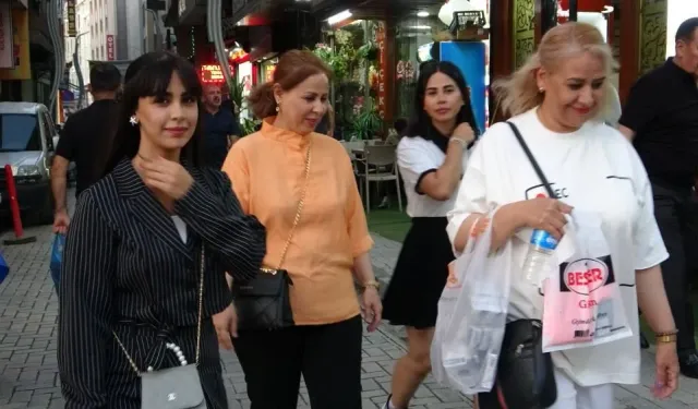 İranlı turistler Van esnafının yüzünü güldürdü