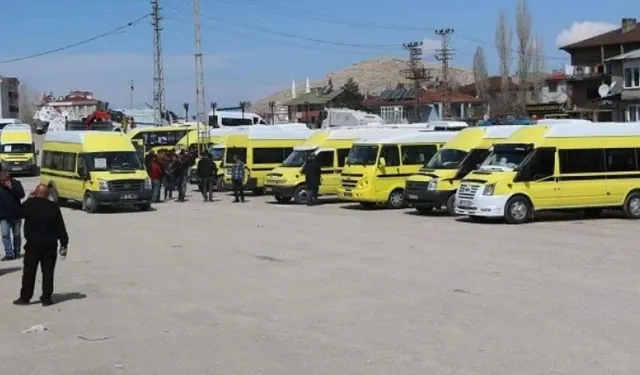 Van’da minibüs şoförleri de trafikten şikayetçi!