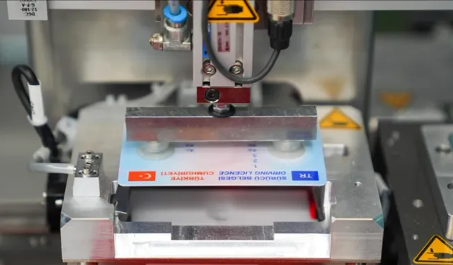 Eski tip ehliyetleri yenileme ücreti 1 Kasım'da 7 bin 438 liraya yükselecek