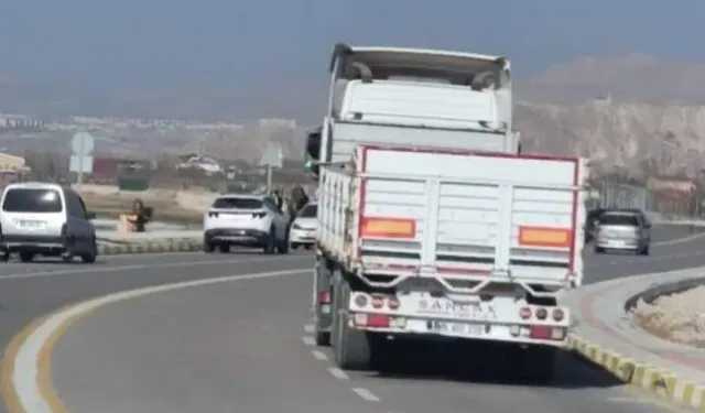 Van’da sahil yolu çökme tehlikesiyle karşı karşıya