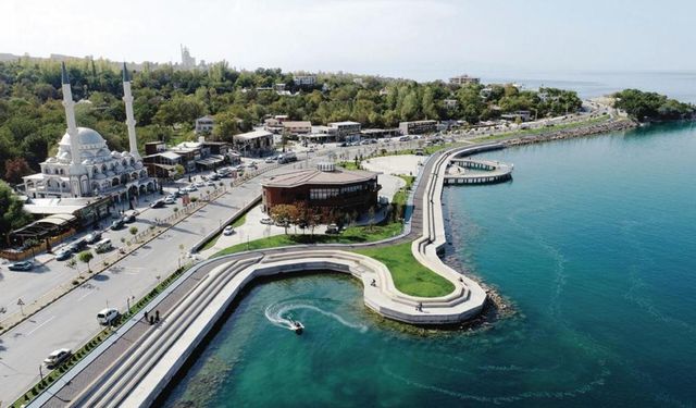 Van Edremit’te bazı güzergahlar trafiğe kapatıldı