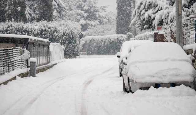 Van’da Kar Alarmı: Yoğun Yağış Günlerce Sürecek