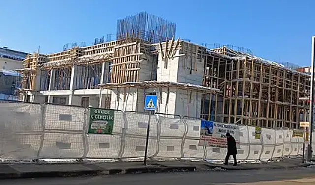 Van Hz. Ömer Camii inşaatı durduruldu